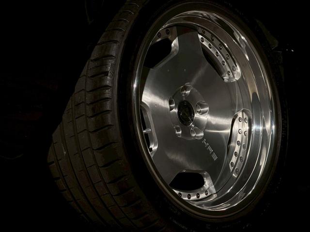 Eクラス ロリンザーワイドバージョン/レストア車/Eクラスクーペ/HRE544Cホイール/エアサスPloom+Airliftperformanceトランク部分設置ワンオフ/全塗装済/直近エンジン修繕明細あり(58枚目)