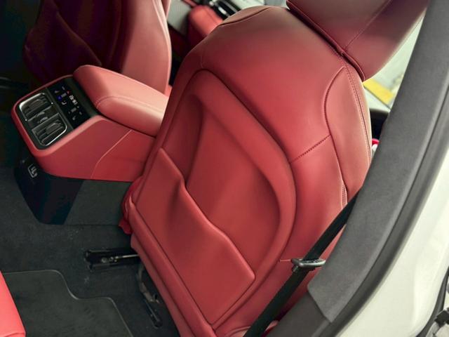 グレカーレ GT 4WD 限定車レッドレザー 右ハンドル 21インチクリオグロッシーブラックAW クライメートPKG スポーツデザインPKG アンビエントライト (ビアンコ)(47枚目)