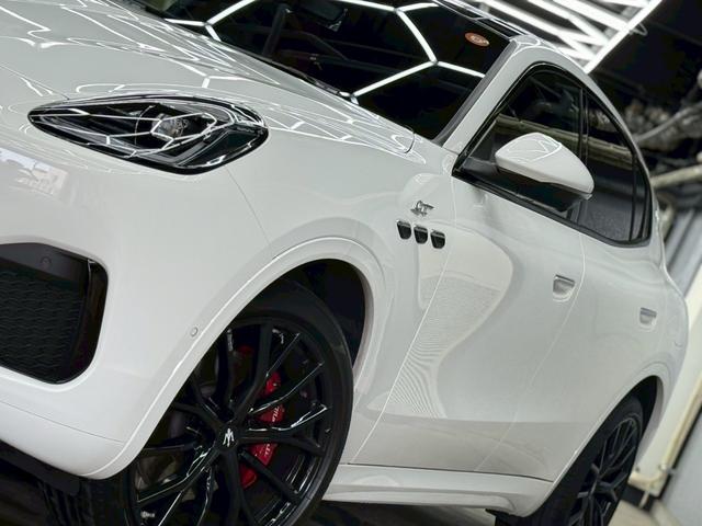 グレカーレ GT 4WD 限定車レッドレザー 右ハンドル 21インチクリオグロッシーブラックAW クライメートPKG スポーツデザインPKG アンビエントライト (ビアンコ)(55枚目)