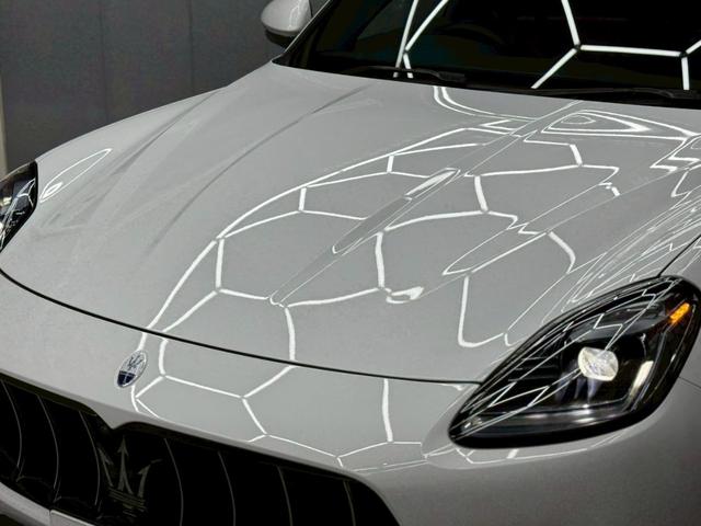 グレカーレ GT 4WD 限定車レッドレザー 右ハンドル 21インチクリオグロッシーブラックAW クライメートPKG スポーツデザインPKG アンビエントライト (ビアンコ)(61枚目)