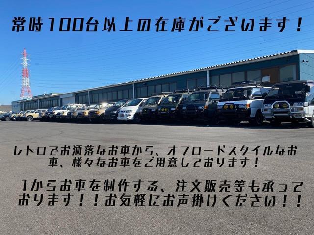 ランドクルーザープラド ＴＸ　サンドベージュ全塗装　４ＷＤ　丸目ヘッドライト　オレンジコーナーレンズ　ＴＯＹＯＴＡエンブレム　社外ホイール　ＲＥＮＥＧＡＤＥ　Ｍ／Ｔ新品タイヤ　背面タイヤ　サイドステップ（8枚目）