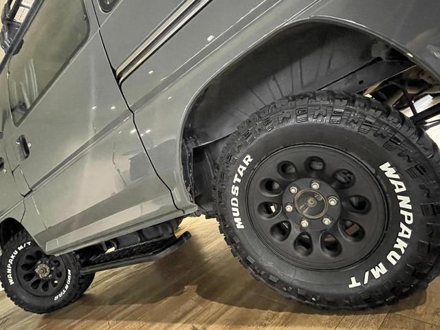 デリカスターワゴン ＧＬＸ　グレー全塗装　４ＷＤ　ＭＵＤＳＴＡＲ新品タイヤ　ルーフキャリア付き　社外１ＤＩＮオーディオ　フルフラット　サイドステップ付き　オレンジコーナーレンズ　前後バンパーマッドブラック塗装　ＥＴＣ（76枚目）