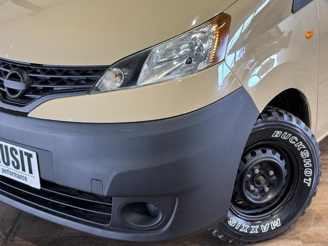 ＮＶ２００バネットバン ＤＸ　サンドベージュ全塗装済み　ルーフラック付き　ＭＡＸＸＩＳ新品タイヤ　鉄チンホイール　木目調シート　シートカバー　ＥＴＣ（12枚目）