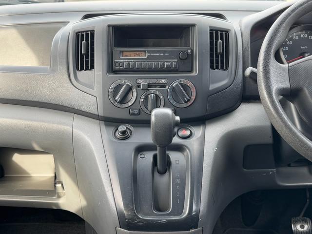 ＮＶ２００バネットバン ＤＸ　サンドベージュ全塗装済み　ルーフラック付き　ＭＡＸＸＩＳ新品タイヤ　鉄チンホイール　木目調シート　シートカバー　ＥＴＣ（16枚目）