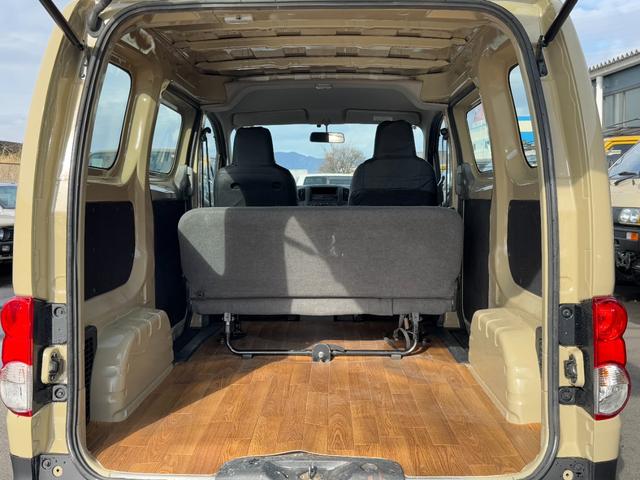 ＮＶ２００バネットバン ＤＸ　サンドベージュ全塗装済み　ルーフラック付き　ＭＡＸＸＩＳ新品タイヤ　鉄チンホイール　木目調シート　シートカバー　ＥＴＣ（32枚目）