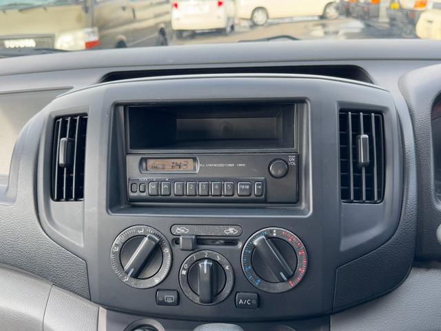 ＮＶ２００バネットバン ＤＸ　サンドベージュ全塗装済み　ルーフラック付き　ＭＡＸＸＩＳ新品タイヤ　鉄チンホイール　木目調シート　シートカバー　ＥＴＣ（41枚目）