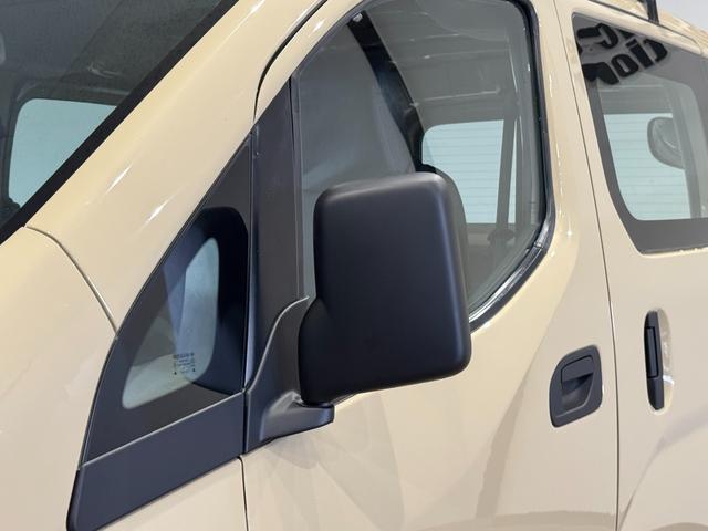 ＮＶ２００バネットバン ＤＸ　サンドベージュ全塗装済み　ルーフラック付き　ＭＡＸＸＩＳ新品タイヤ　鉄チンホイール　木目調シート　シートカバー　ＥＴＣ（53枚目）