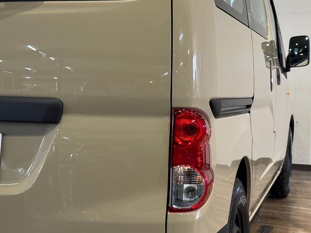ＮＶ２００バネットバン ＤＸ　サンドベージュ全塗装済み　ルーフラック付き　ＭＡＸＸＩＳ新品タイヤ　鉄チンホイール　木目調シート　シートカバー　ＥＴＣ（65枚目）