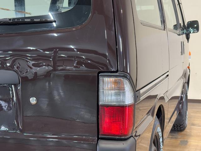ボンゴバン ＤＸ　■チョコレートブラウンカラー全塗装済み　丸目ヘッドライトカスタム　４ＷＤ車輌　木目調フロアマット　ＭＡＸＸＩＳ新品タイヤ　エンブレム　ＥＴＣ　バックカメラ（34枚目）
