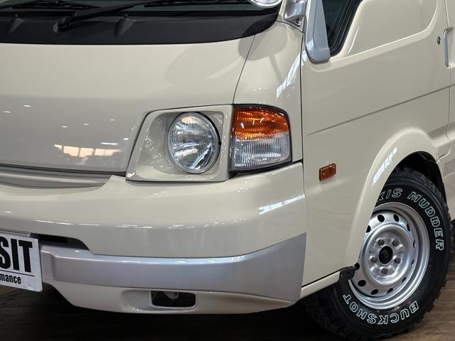 ボンゴバン ＤＸ　クリームカラー全塗装済み　４ＷＤ車輛　２列目シート　シートベルト取付可能　丸目ヘッドライトカスタム　ＭＡＸＸＩＳ新品ブロックタイヤ　木目調フロアマット　オレンジコーナーレンズ　ハイルーフ車輛（43枚目）