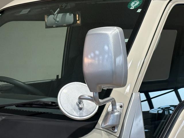 ボンゴバン ＤＸ　クリームカラー全塗装済み　４ＷＤ車輛　２列目シート　シートベルト取付可能　丸目ヘッドライトカスタム　ＭＡＸＸＩＳ新品ブロックタイヤ　木目調フロアマット　オレンジコーナーレンズ　ハイルーフ車輛（46枚目）