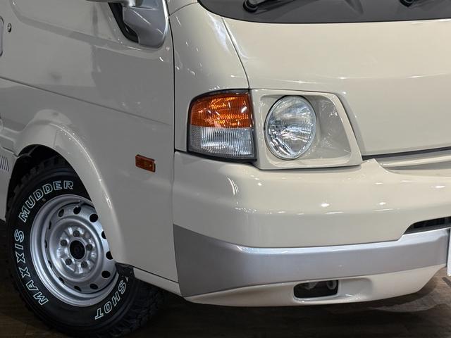 ボンゴバン ＤＸ　クリームカラー全塗装済み　４ＷＤ車輛　２列目シート　シートベルト取付可能　丸目ヘッドライトカスタム　ＭＡＸＸＩＳ新品ブロックタイヤ　木目調フロアマット　オレンジコーナーレンズ　ハイルーフ車輛（49枚目）