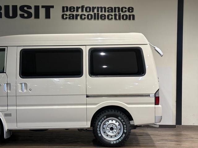 ボンゴバン ＤＸ　クリームカラー全塗装済み　４ＷＤ車輛　２列目シート　シートベルト取付可能　丸目ヘッドライトカスタム　ＭＡＸＸＩＳ新品ブロックタイヤ　木目調フロアマット　オレンジコーナーレンズ　ハイルーフ車輛（67枚目）