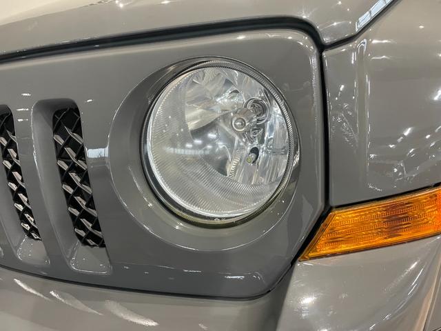ジープ・パトリオット アルティテュード　■グレーカラー全塗装済み　４ＷＤ車輌　ＲＡＤＩＡＬ　Ｍ／Ｔタイヤ新品　ルーフキャリア付き　純正ホイールマットブラック塗装　サイドカメラ　ナビ　バックカメラ　ＥＴＣ（15枚目）