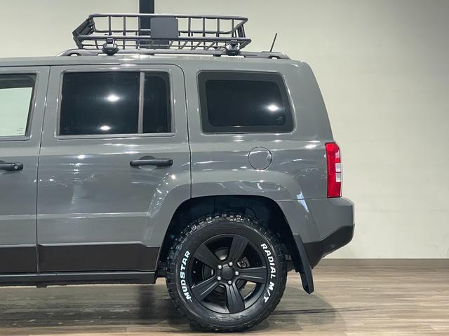 ジープ・パトリオット アルティテュード　■グレーカラー全塗装済み　４ＷＤ車輌　ＲＡＤＩＡＬ　Ｍ／Ｔタイヤ新品　ルーフキャリア付き　純正ホイールマットブラック塗装　サイドカメラ　ナビ　バックカメラ　ＥＴＣ（40枚目）