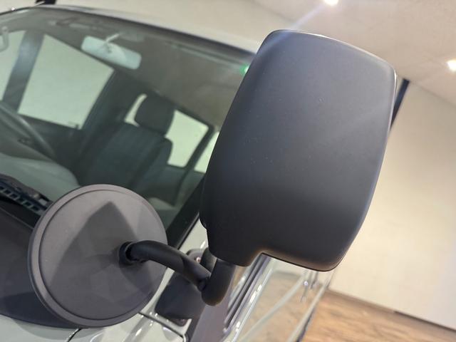 ボンゴバン ＤＸ　■アーバンカーキカラー全塗装済み　丸目ヘッドライトカスタム　パートタイム４ＷＤ車輌　ＭＡＸＸＩＳ新品タイヤ　鉄チンホイールマットブラック塗装　オレンジコーナーレンズ　木目調シート（20枚目）