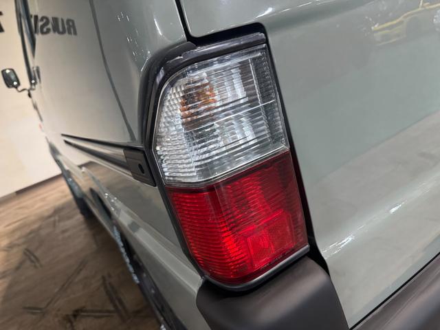 ボンゴバン ＤＸ　■アーバンカーキカラー全塗装済み　丸目ヘッドライトカスタム　パートタイム４ＷＤ車輌　ＭＡＸＸＩＳ新品タイヤ　鉄チンホイールマットブラック塗装　オレンジコーナーレンズ　木目調シート（27枚目）