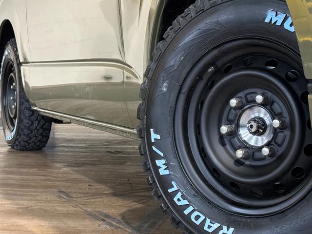 ハイエースバン ロングスーパーＧＬ　■イエローオリーブカラー全塗装済み　丸目ヘッドライトカスタム　バンパーガード　シートカバー　ＲＡＤＩＡＬ　Ｍ／Ｔ新品タイヤ　木目調シート　ルーフキャリア　リアエアコン付き　ＥＴＣ　バックカメラ（27枚目）