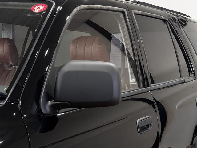 ハイラックスサーフ SSR-X ブラックカラー全塗装済み ナロースタイル 4WD車輌 輸出用ホイール RENEGADE新品タイヤ 前後メッキバンパー ブラウンシートカバー TOYOTAエンブレム(55枚目)