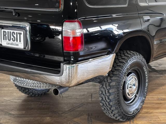 ハイラックスサーフ SSR-X ブラックカラー全塗装済み ナロースタイル 4WD車輌 輸出用ホイール RENEGADE新品タイヤ 前後メッキバンパー ブラウンシートカバー TOYOTAエンブレム(64枚目)