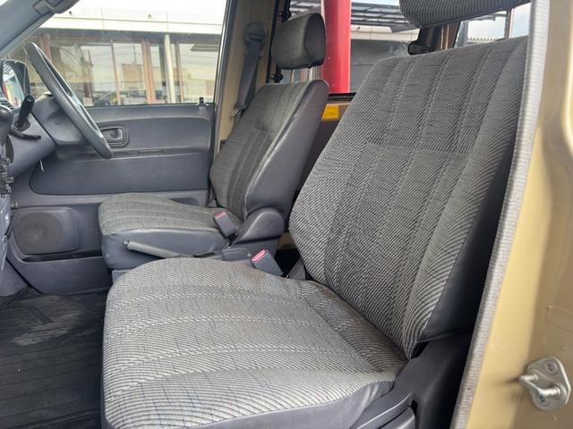 タウンエースバン ＧＬ　サンドベージュ全塗装　角目ヘッドライト　４ＷＤ車両　パナソニックナビ　ＭＡＸＸＩＳ新品ブロックタイヤ　前後バンパーマッドラブラック塗装　スチールホイールマッドブラック塗装　オレンジコーナーレンズ（21枚目）