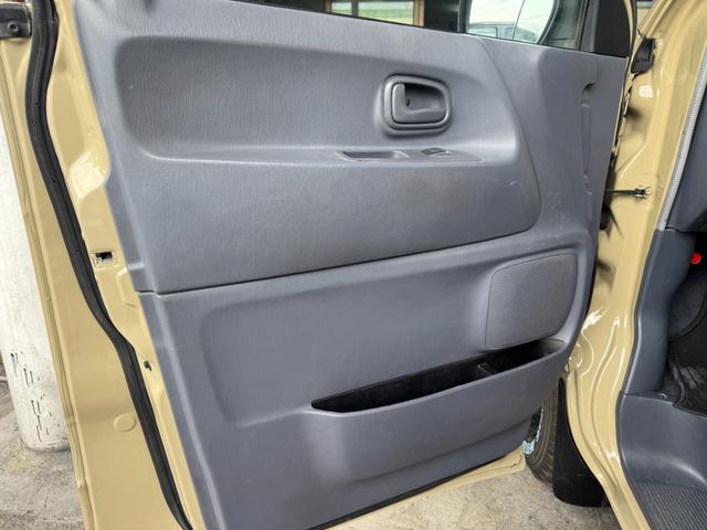 タウンエースバン ＧＬ　サンドベージュ全塗装　角目ヘッドライト　４ＷＤ車両　パナソニックナビ　ＭＡＸＸＩＳ新品ブロックタイヤ　前後バンパーマッドラブラック塗装　スチールホイールマッドブラック塗装　オレンジコーナーレンズ（22枚目）