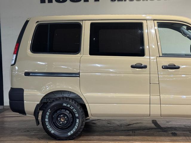 タウンエースバン ＧＬ　サンドベージュ全塗装　角目ヘッドライト　４ＷＤ車両　パナソニックナビ　ＭＡＸＸＩＳ新品ブロックタイヤ　前後バンパーマッドラブラック塗装　スチールホイールマッドブラック塗装　オレンジコーナーレンズ（63枚目）