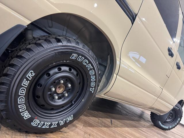タウンエースバン ＧＬ　サンドベージュ全塗装　角目ヘッドライト　４ＷＤ車両　パナソニックナビ　ＭＡＸＸＩＳ新品ブロックタイヤ　前後バンパーマッドラブラック塗装　スチールホイールマッドブラック塗装　オレンジコーナーレンズ（65枚目）