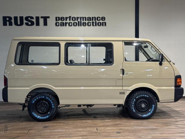 バネットバン サンドベージュ全塗装 4WD 角目ヘッドライト ディーゼル車両 MAXXIS新品ブロックタイヤ 前後バンパーマッドブラック塗装 スチールホイールマッドブラック塗装 オレンジコーナーレンズ(9枚目)