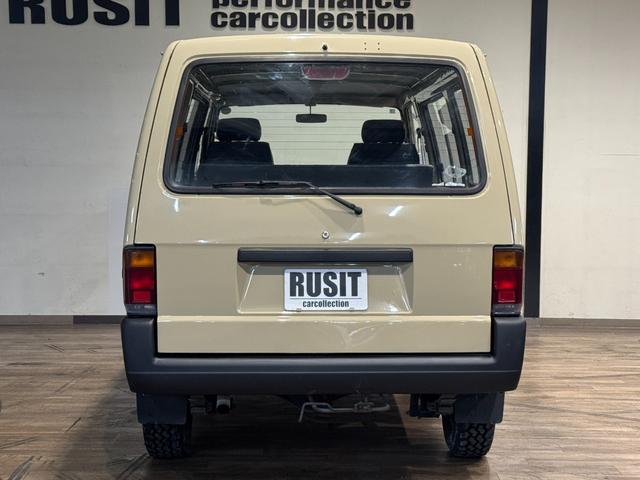 バネットバン サンドベージュ全塗装 4WD 角目ヘッドライト ディーゼル車両 MAXXIS新品ブロックタイヤ 前後バンパーマッドブラック塗装 スチールホイールマッドブラック塗装 オレンジコーナーレンズ(11枚目)