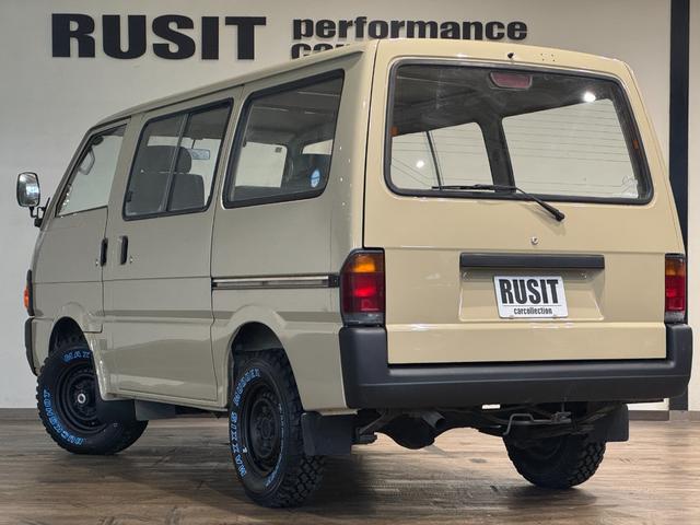 バネットバン サンドベージュ全塗装 4WD 角目ヘッドライト ディーゼル車両 MAXXIS新品ブロックタイヤ 前後バンパーマッドブラック塗装 スチールホイールマッドブラック塗装 オレンジコーナーレンズ(12枚目)