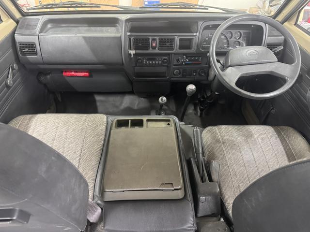 バネットバン サンドベージュ全塗装 4WD 角目ヘッドライト ディーゼル車両 MAXXIS新品ブロックタイヤ 前後バンパーマッドブラック塗装 スチールホイールマッドブラック塗装 オレンジコーナーレンズ(14枚目)