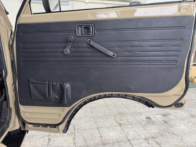 バネットバン サンドベージュ全塗装 4WD 角目ヘッドライト ディーゼル車両 MAXXIS新品ブロックタイヤ 前後バンパーマッドブラック塗装 スチールホイールマッドブラック塗装 オレンジコーナーレンズ(19枚目)