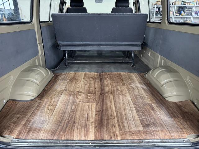 バネットバン サンドベージュ全塗装 4WD 角目ヘッドライト ディーゼル車両 MAXXIS新品ブロックタイヤ 前後バンパーマッドブラック塗装 スチールホイールマッドブラック塗装 オレンジコーナーレンズ(26枚目)