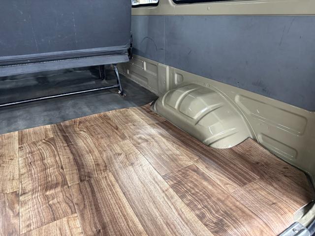 バネットバン サンドベージュ全塗装 4WD 角目ヘッドライト ディーゼル車両 MAXXIS新品ブロックタイヤ 前後バンパーマッドブラック塗装 スチールホイールマッドブラック塗装 オレンジコーナーレンズ(28枚目)