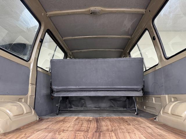 バネットバン サンドベージュ全塗装 4WD 角目ヘッドライト ディーゼル車両 MAXXIS新品ブロックタイヤ 前後バンパーマッドブラック塗装 スチールホイールマッドブラック塗装 オレンジコーナーレンズ(29枚目)