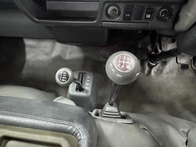 バネットバン サンドベージュ全塗装 4WD 角目ヘッドライト ディーゼル車両 MAXXIS新品ブロックタイヤ 前後バンパーマッドブラック塗装 スチールホイールマッドブラック塗装 オレンジコーナーレンズ(40枚目)