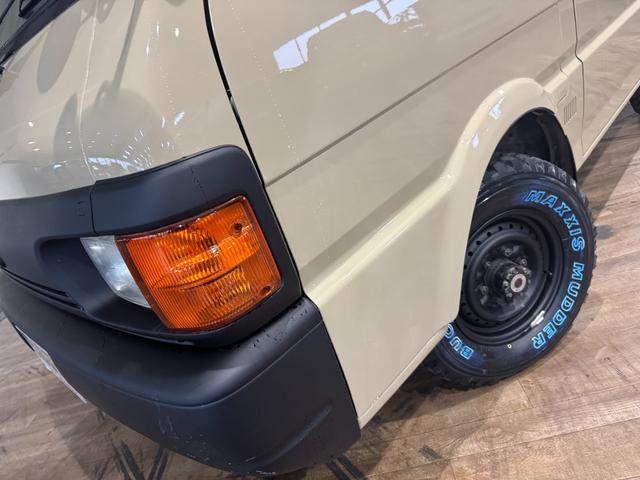 バネットバン サンドベージュ全塗装 4WD 角目ヘッドライト ディーゼル車両 MAXXIS新品ブロックタイヤ 前後バンパーマッドブラック塗装 スチールホイールマッドブラック塗装 オレンジコーナーレンズ(50枚目)