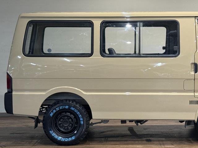 バネットバン サンドベージュ全塗装 4WD 角目ヘッドライト ディーゼル車両 MAXXIS新品ブロックタイヤ 前後バンパーマッドブラック塗装 スチールホイールマッドブラック塗装 オレンジコーナーレンズ(57枚目)