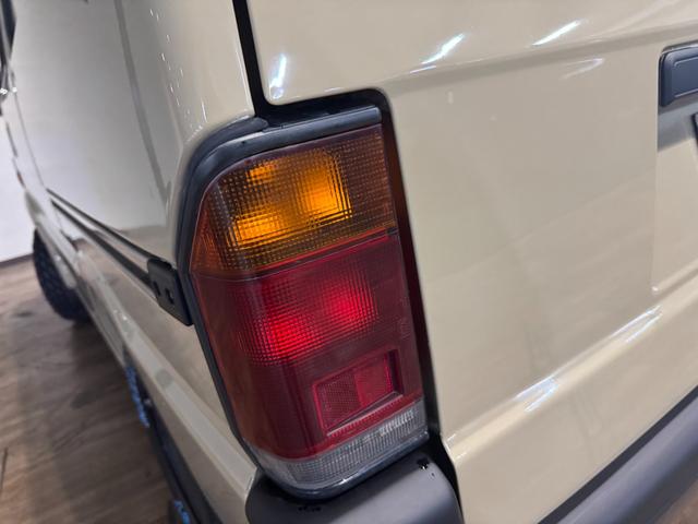 バネットバン サンドベージュ全塗装 4WD 角目ヘッドライト ディーゼル車両 MAXXIS新品ブロックタイヤ 前後バンパーマッドブラック塗装 スチールホイールマッドブラック塗装 オレンジコーナーレンズ(64枚目)