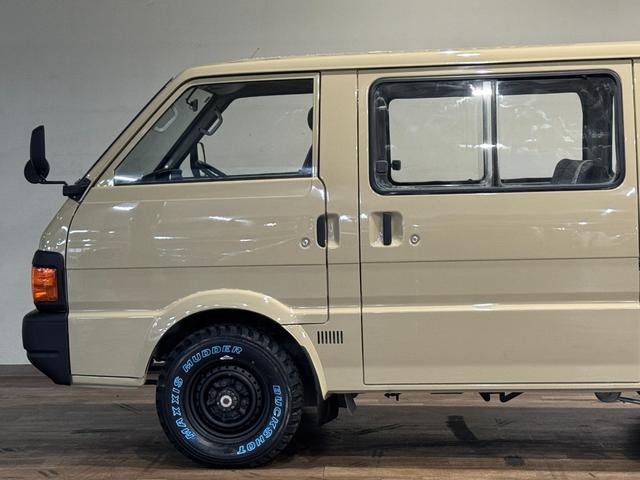 バネットバン サンドベージュ全塗装 4WD 角目ヘッドライト ディーゼル車両 MAXXIS新品ブロックタイヤ 前後バンパーマッドブラック塗装 スチールホイールマッドブラック塗装 オレンジコーナーレンズ(66枚目)