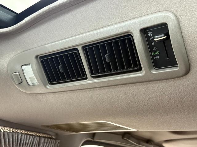 ハイエースワゴン スーパーカスタムG クリームカラー全塗装済み デイトナホイール新品 フルフラット 社外ナビ取付済み 新品ホワイトリボンタイヤ バンパーメッキ調塗装済み カリフォルニアミラー取付済み(36枚目)