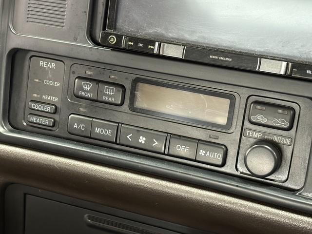 ハイエースワゴン スーパーカスタムG クリームカラー全塗装済み デイトナホイール新品 フルフラット 社外ナビ取付済み 新品ホワイトリボンタイヤ バンパーメッキ調塗装済み カリフォルニアミラー取付済み(44枚目)