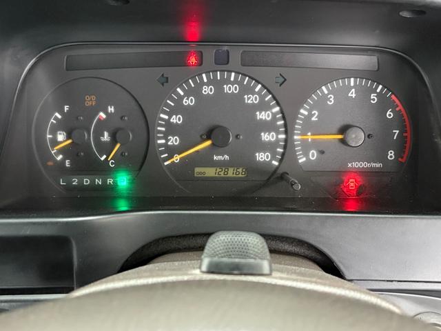 ハイエースワゴン スーパーカスタムG クリームカラー全塗装済み デイトナホイール新品 フルフラット 社外ナビ取付済み 新品ホワイトリボンタイヤ バンパーメッキ調塗装済み カリフォルニアミラー取付済み(48枚目)