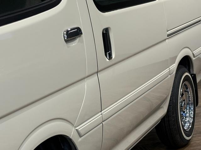 ハイエースワゴン スーパーカスタムG クリームカラー全塗装済み デイトナホイール新品 フルフラット 社外ナビ取付済み 新品ホワイトリボンタイヤ バンパーメッキ調塗装済み カリフォルニアミラー取付済み(54枚目)