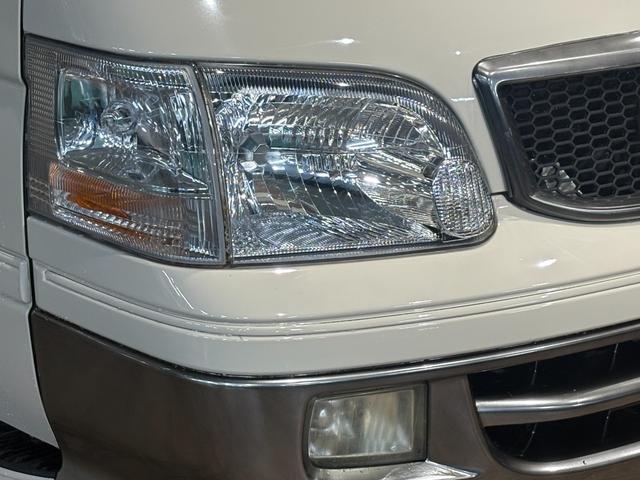 ハイエースワゴン スーパーカスタムG クリームカラー全塗装済み デイトナホイール新品 フルフラット 社外ナビ取付済み 新品ホワイトリボンタイヤ バンパーメッキ調塗装済み カリフォルニアミラー取付済み(58枚目)