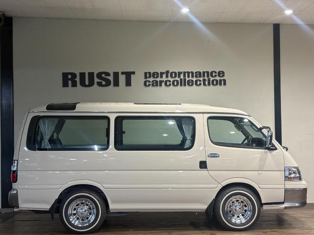 ハイエースワゴン スーパーカスタムG クリームカラー全塗装済み デイトナホイール新品 フルフラット 社外ナビ取付済み 新品ホワイトリボンタイヤ バンパーメッキ調塗装済み カリフォルニアミラー取付済み(62枚目)