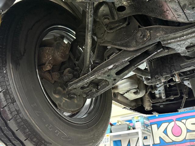 ハイエースワゴン スーパーカスタムG クリームカラー全塗装済み デイトナホイール新品 フルフラット 社外ナビ取付済み 新品ホワイトリボンタイヤ バンパーメッキ調塗装済み カリフォルニアミラー取付済み(74枚目)