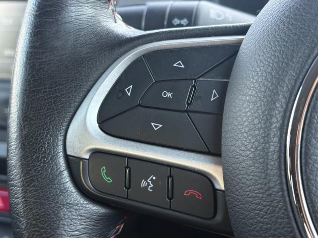 ジープ・レネゲード トレイルホーク　ブラックカラー　４ＷＤ車輛　ＲＡＤＩＡＬ　Ｍ／Ｔ　ＭＵＤＳＴＡＲ新品タイヤ　プッシュスタート　ＣＵＲＴラック取付済み　バックカメラ　電動パーキングブレーキ　フルフラット　クルーズコントロール（46枚目）