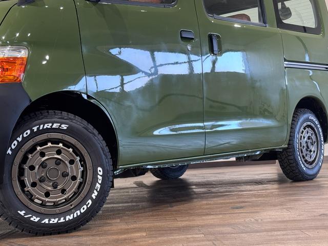 タウンエースバン DX リーフグリーンカラー全塗装済み 4WD車輌 TOYOTAエンブレム TOYOTAステッカー ブラウンシートカバー 14インチAWホイール OPEN COUNTRY R/T新品タイヤ リアヒーター(12枚目)
